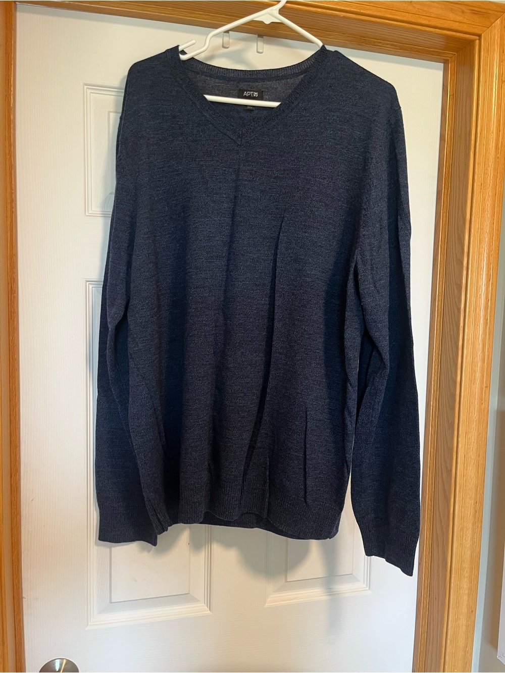 Apt. 9 Men's V-Neck Sweater in Navy Blue
